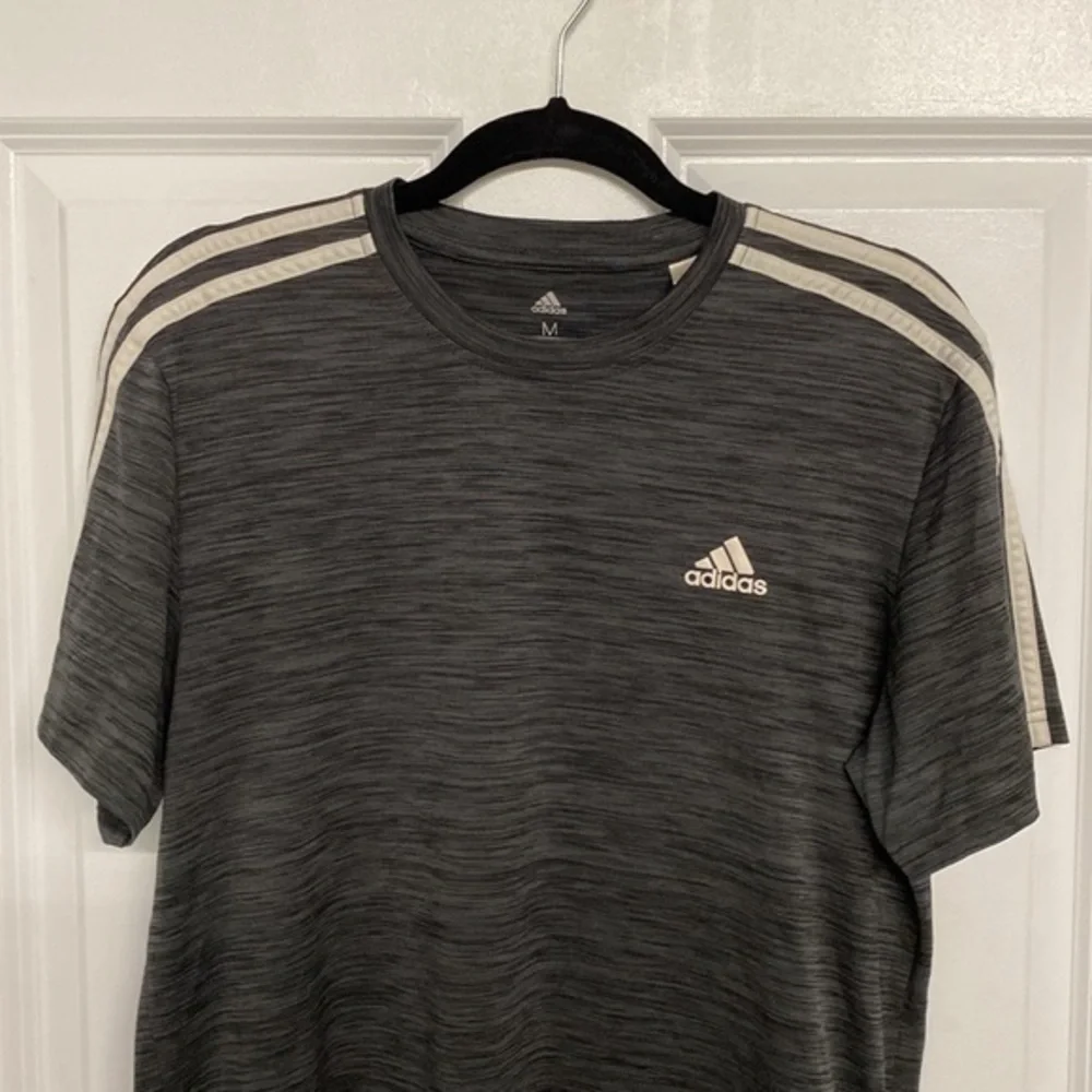 Adidas Men's Medium Climalite Athletic Shirt Charcoal Grey‎ Crew Neck